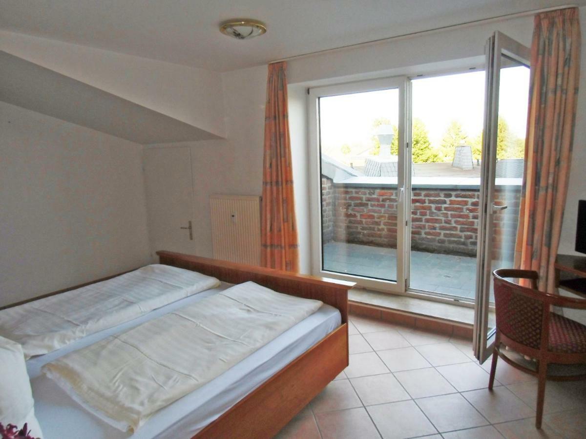 Zur Mühle Ophoven Hotel Wassenberg Exterior foto